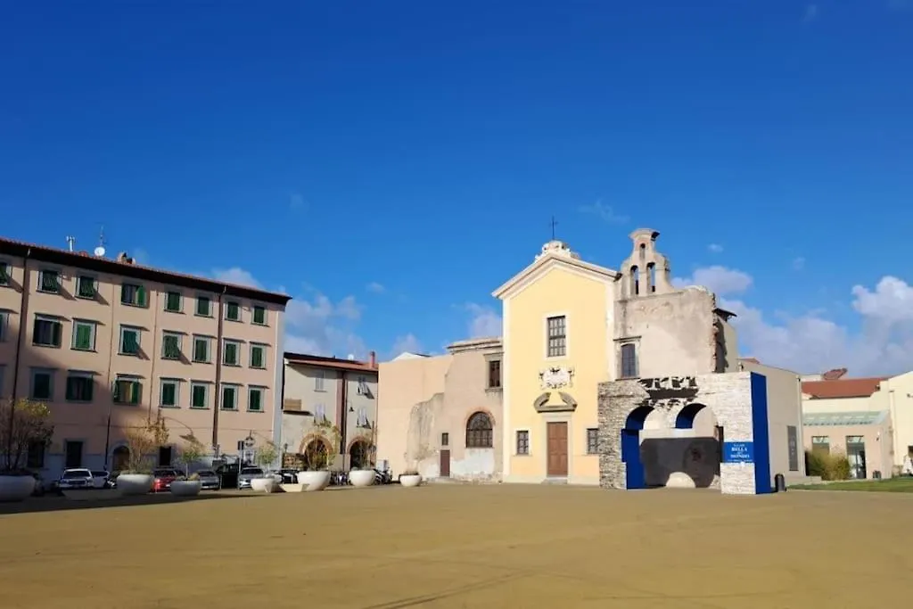 Casa In Piazza A Due Passi Dagli Imbarchi E Dal Centro Storico Apartamento Livorno Itália