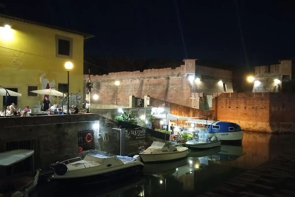 Casa In Piazza A Due Passi Dagli Imbarchi E Dal Centro Storico Apartamento Livorno 0*,
