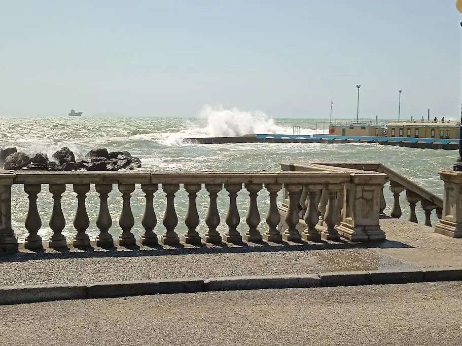 리보르노 Casa In Piazza A Due Passi Dagli Imbarchi E Dal Centro Storico 아파트